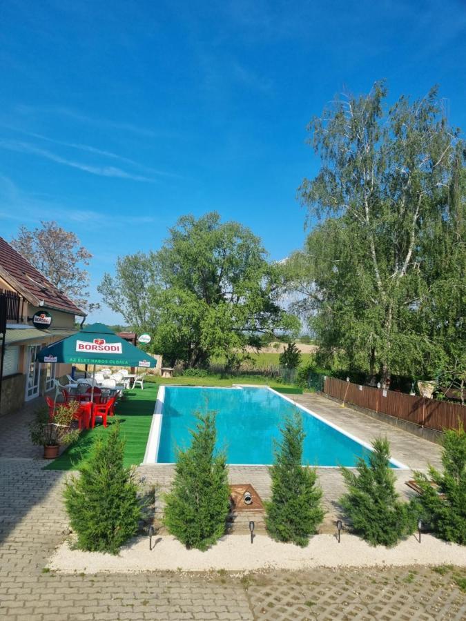 Beach Taban Vendeghaz Balatonlelle Extérieur photo