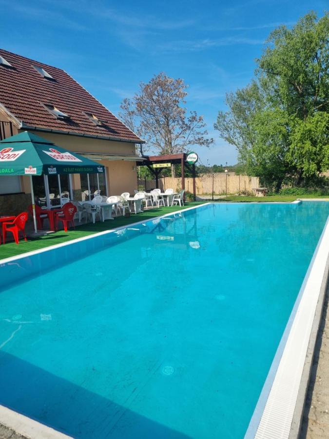 Beach Taban Vendeghaz Balatonlelle Extérieur photo